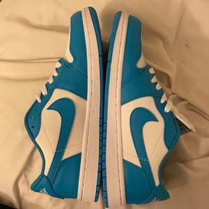 Air Jordan 1 Low SB UNC